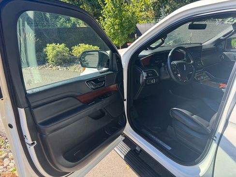 Certified 2023 Lincoln Navigator Reserve image 22