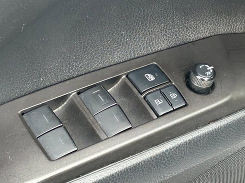 Used 2021 Toyota Camry SE image 26