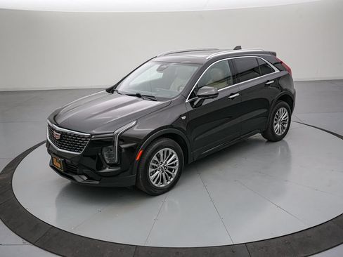 Used 2024 Cadillac XT4 Premium Luxury w/ Active Safety Package AWD/4WD image 8