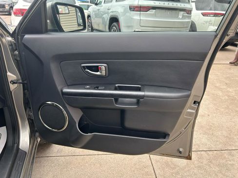 Used 2010 Kia Soul + image 16