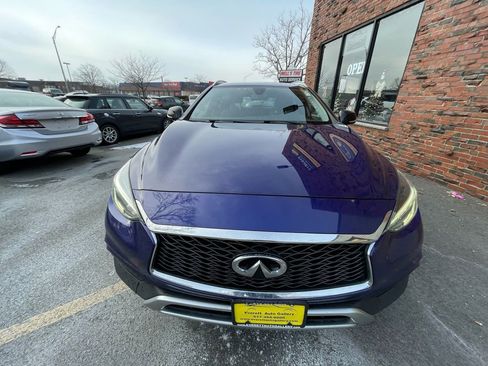 Used 2018 INFINITI QX30 Luxury w/ Cargo Package image 8