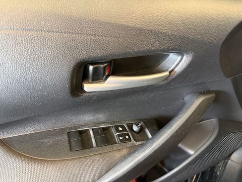 Used 2020 Toyota Corolla LE FWD image 19