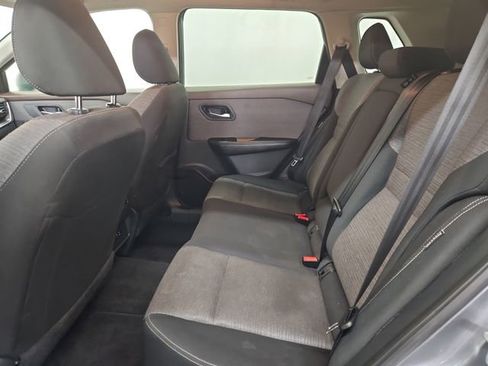 Used 2023 Nissan Rogue SV image 36