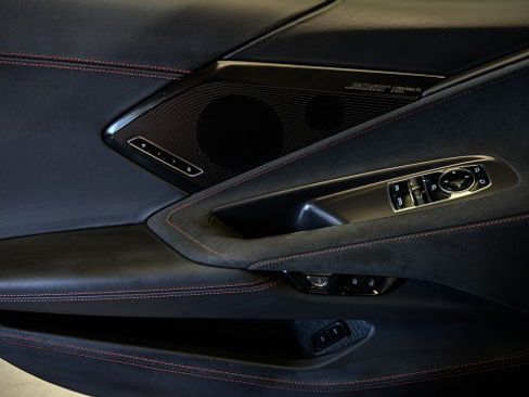 Used 2024 Chevrolet Corvette Stingray Premium Cpe w/ Z51 Performance Package RWD image 13