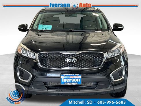 Used 2016 Kia Sorento LX w/ LX Convenience Package AWD/4WD image 3