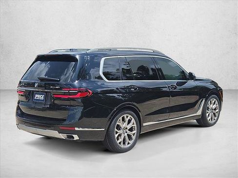 Used 2024 BMW X7 xDrive40i w/ Premium Package AWD/4WD image 5
