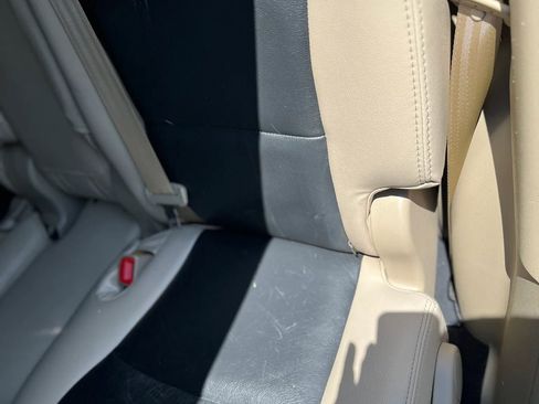 Used 2013 Toyota Highlander Plus FWD image 17