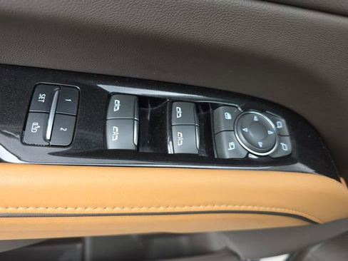 Used 2021 Cadillac Escalade Premium Luxury w/ LPO, Illumination Package AWD/4WD image 31