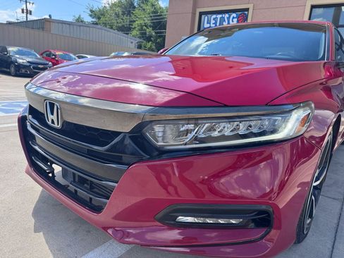 Used 2018 Honda Accord Sport image 11