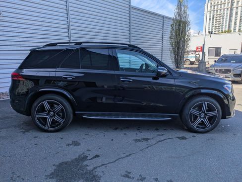 New 2026 Mercedes-Benz GLE 450e 4MATIC image 2