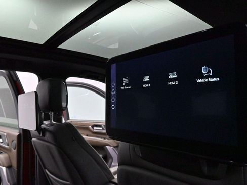 Used 2025 GMC Yukon Denali Ultimate AWD/4WD image 41