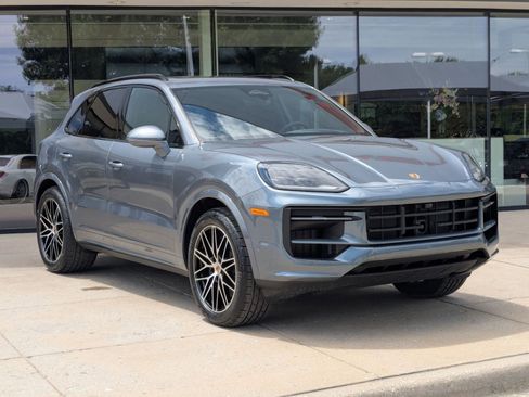 New 2026 Porsche Cayenne AWD/4WD image 7