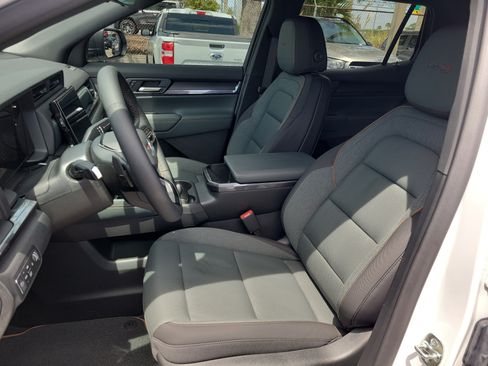 Used 2026 GMC Terrain AT4 w/ Convenience Package III AWD/4WD image 19