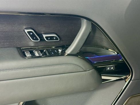 New 2026 Land Rover Range Rover SV image 20