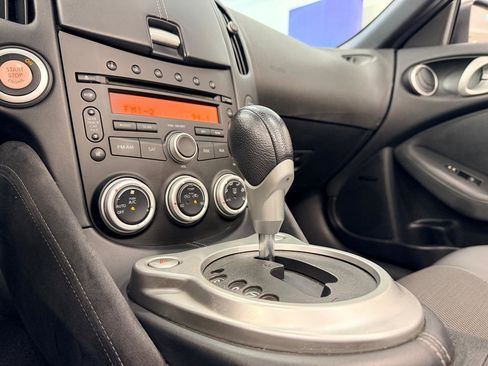 Used 2010 Nissan 370Z Touring RWD image 44