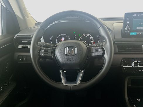 Used 2025 Honda Pilot EX-L image 18