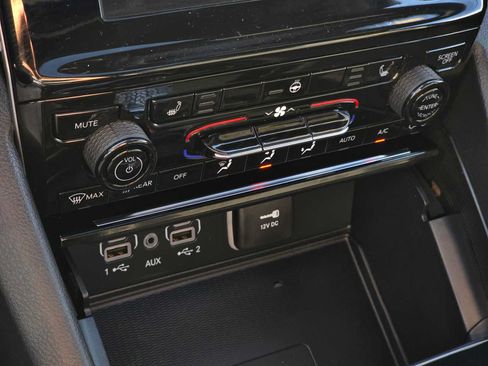 Used 2024 Jeep Grand Cherokee Altitude RWD image 29