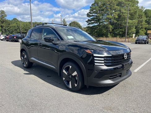 New 2026 Nissan Kicks SR w/ Cold Weather Package image 4