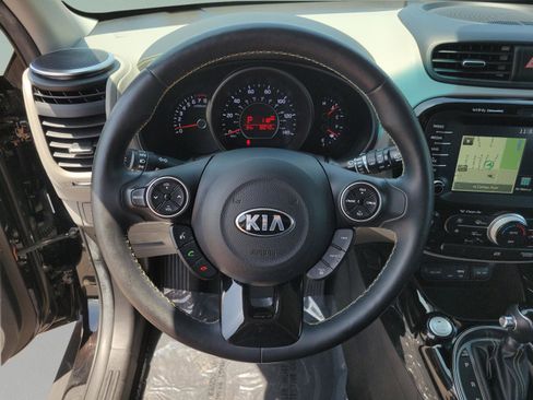 Used 2016 Kia Soul + w/ Primo Package FWD image 20