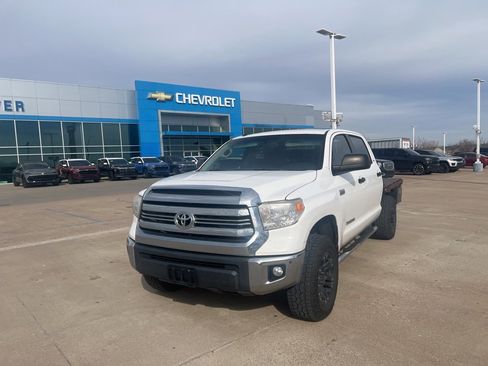 Used 2016 Toyota Tundra SR5 image 2