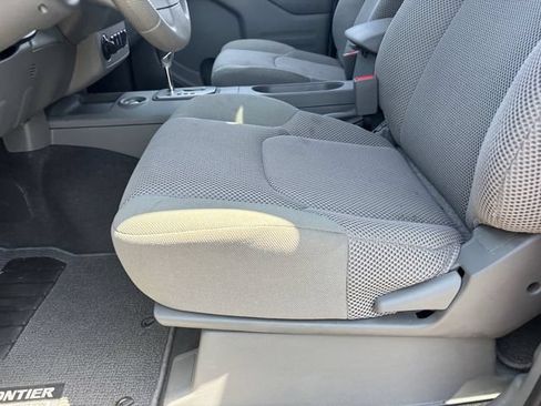 Used 2020 Nissan Frontier SV w/ Midnight Edition Floor Mats AWD/4WD image 20