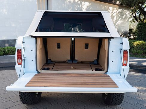 Used 2025 Ford Bronco Badlands image 49