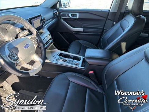 Used 2022 Ford Explorer XLT w/ Equipment Group 202A AWD/4WD image 9