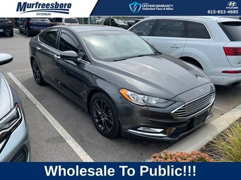 Used 2018 Ford Fusion SE w/ Equipment Group 201A FWD image 3