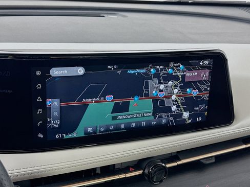 Used 2023 Nissan Ariya FWD image 21