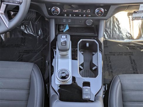 New 2025 Mitsubishi Outlander SE image 20