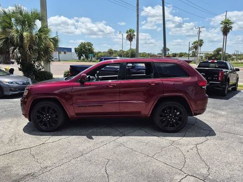 Used 2019 Jeep Grand Cherokee Altitude AWD/4WD image 8