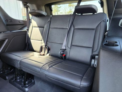 Used 2024 Chevrolet Tahoe Z71 w/ Luxury Package AWD/4WD image 16