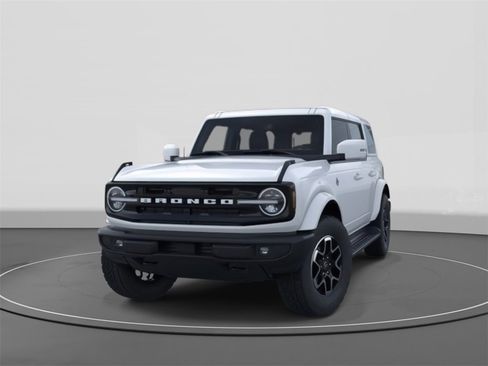 New 2025 Ford Bronco Outer Banks image 2