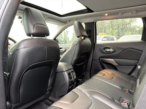 Used 2022 Jeep Cherokee Limited AWD/4WD image 12