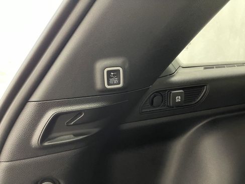 Used 2023 Jeep Grand Cherokee Limited w/ Black Appearance Package image 5