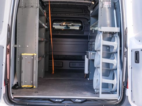 Used 2023 Mercedes-Benz Sprinter 2500 image 30