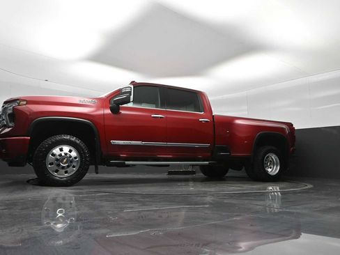 Used 2024 Chevrolet Silverado 3500 High Country w/ Technology Package image 29