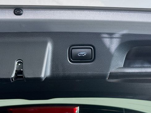 Used 2025 Hyundai Palisade SEL FWD image 32