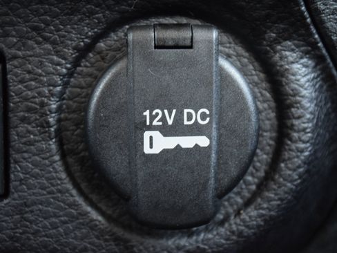 Used 2018 Jeep Wrangler Unlimited Sahara w/ Connectivity Group image 17