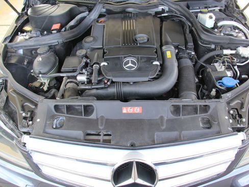 Used 2013 Mercedes-Benz C 250 Sedan image 31