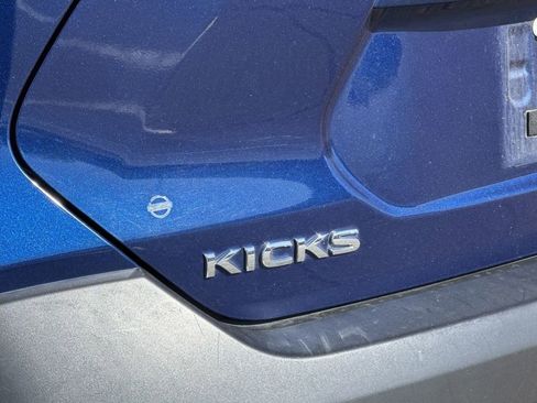 Used 2019 Nissan Kicks SR w/ SR Premium Package FWD image 33