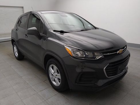Used 2020 Chevrolet Trax LS w/ LPO, Cargo Package FWD image 13