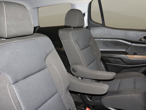 Used 2023 GMC Acadia SLE image 20