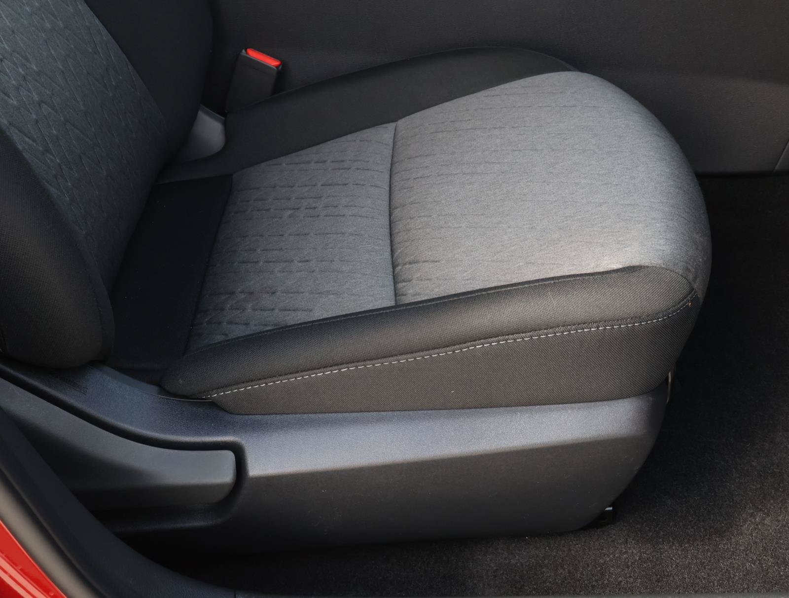 Used 2026 Nissan Sentra SV w/ SV Convenience Package FWD image 18