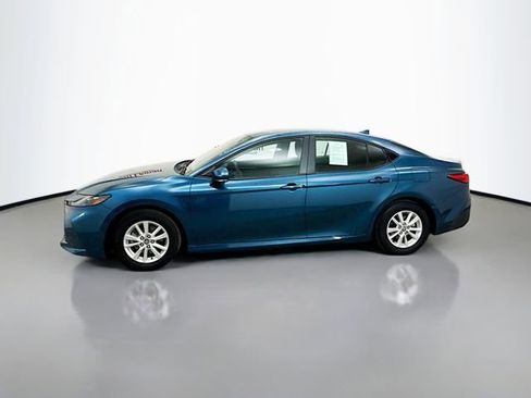 Used 2025 Toyota Camry LE image 4