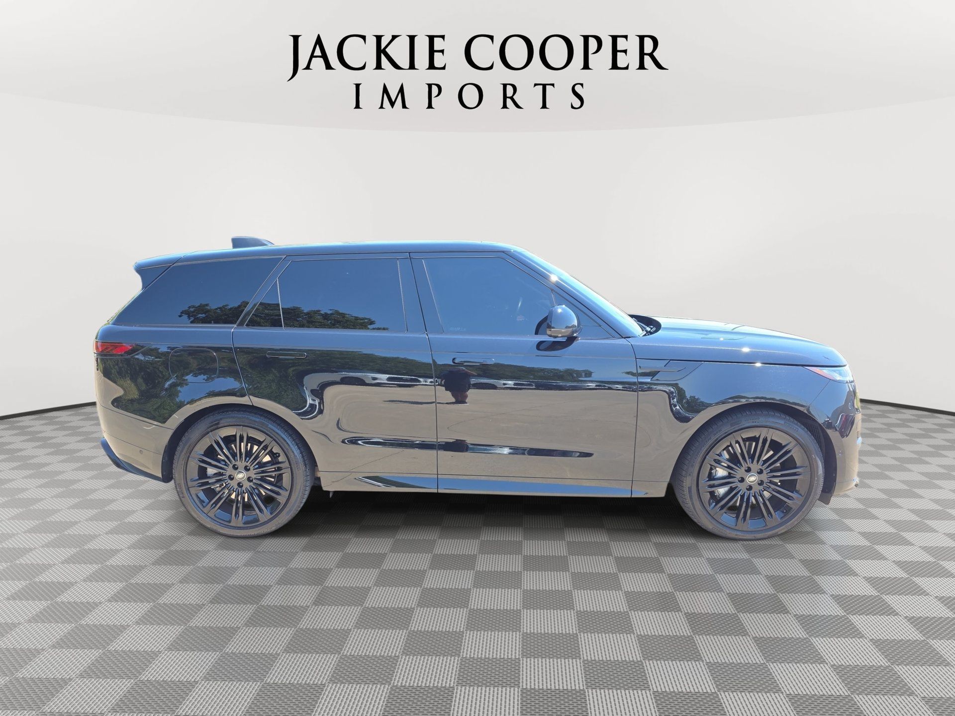 Used 2025 Land Rover Range Rover Sport Dynamic SE AWD/4WD image 4