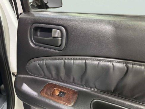 Used 1996 Nissan Maxima FWD image 40