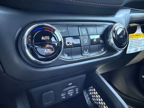 Used 2021 Chevrolet TrailBlazer RS w/ Technology Package FWD image 23