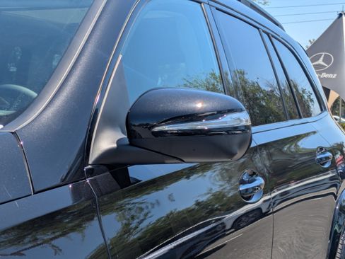 New 2026 Mercedes-Benz GLS 450 4MATIC image 11