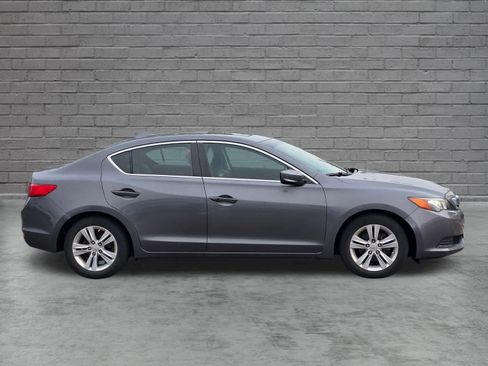 Used 2013 Acura ILX FWD image 4